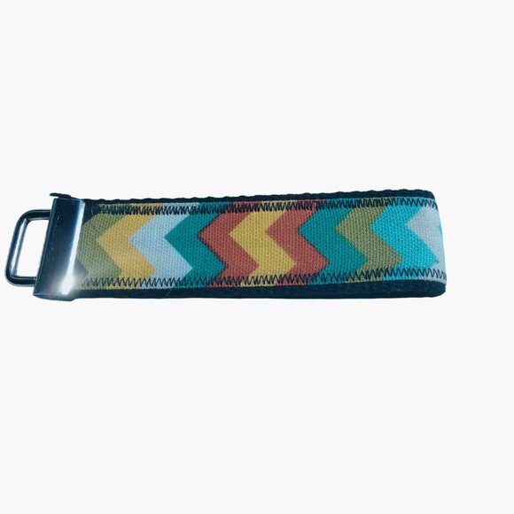 Chevron Pattern Fabric Key Fob Wristlet Lanyard Handle Strap - Picture 2 of 3